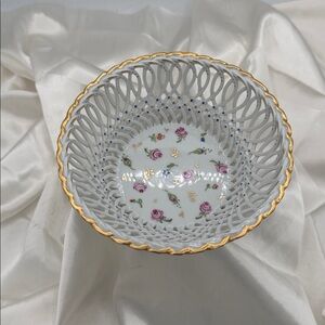 ROMAMERICA Fine Porcelain White Lattice Bowl 5 3/8 Hand Made Romania Signed 2000